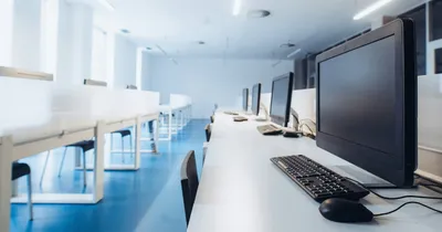 Program „Cyfrowy Uczeń” 2026 - ostatni dzwonek na wnioski! Pełne kompendium dla dyrektora